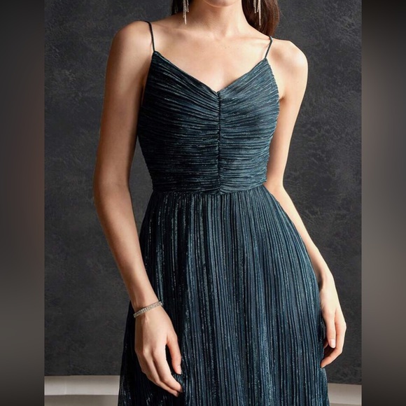 Luxe pleated overlay party holiday dress - Picture 4 of 8